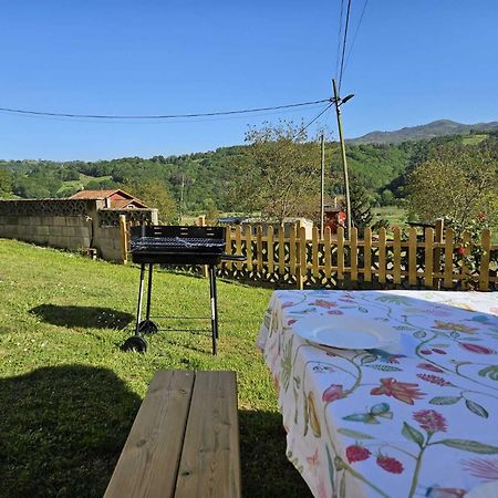 Vila Casa El Caspiu Arobes Arriondas Exteriér fotografie
