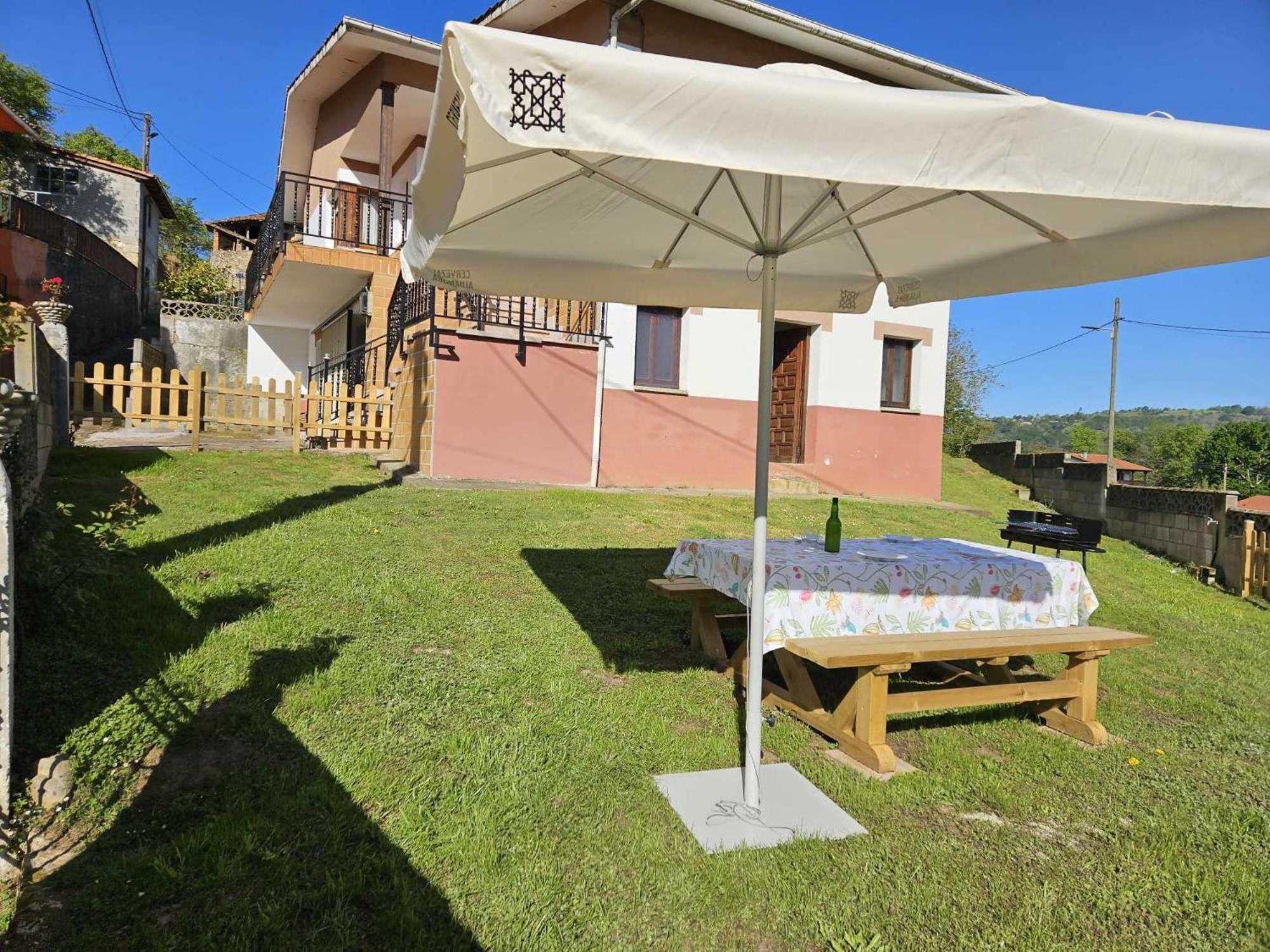 Vila Casa El Caspiu Arobes Arriondas Exteriér fotografie
